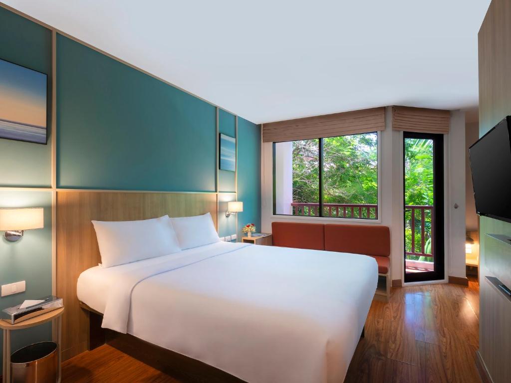 ibis Patong-1